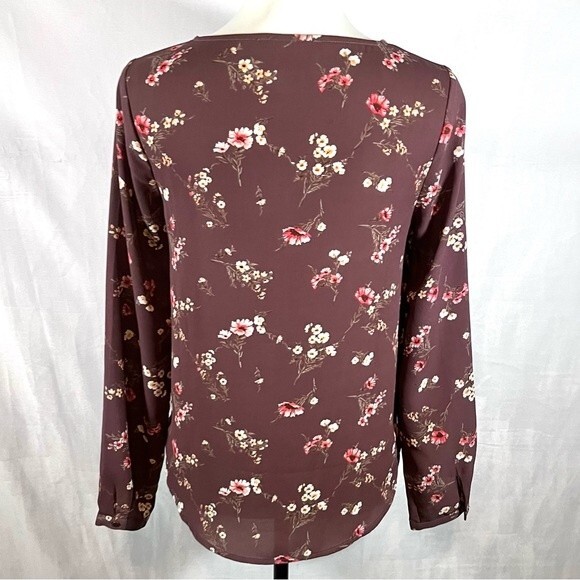 Long sleeve burgundy floral antique brass keyhole top size small - Picture 6 of 7